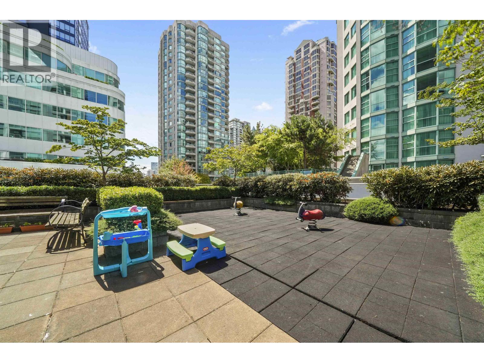 2001 821 Cambie Street Property Photo 19
