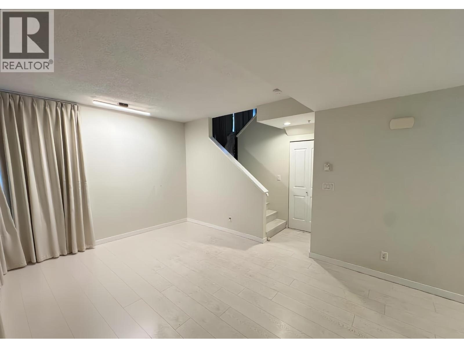 6515 Nelson Avenue Property Photo 7
