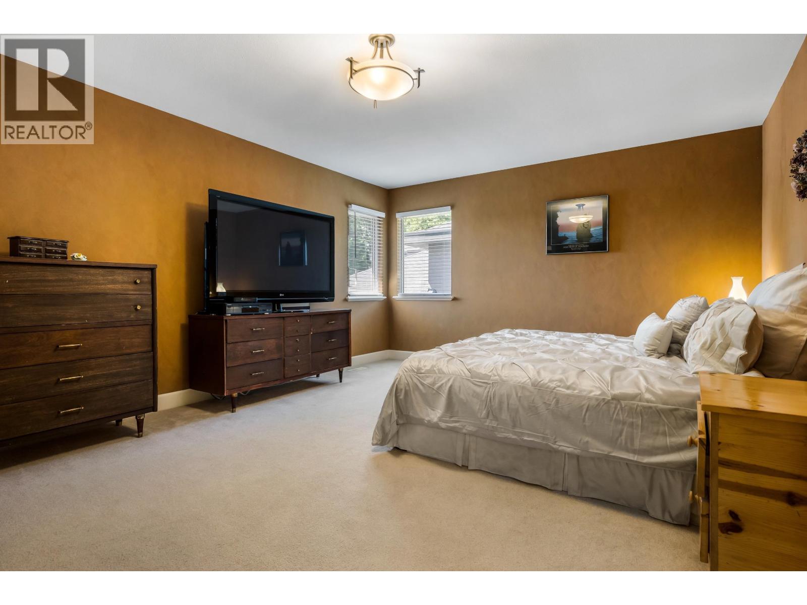 10615 238 Street Property Photo 17