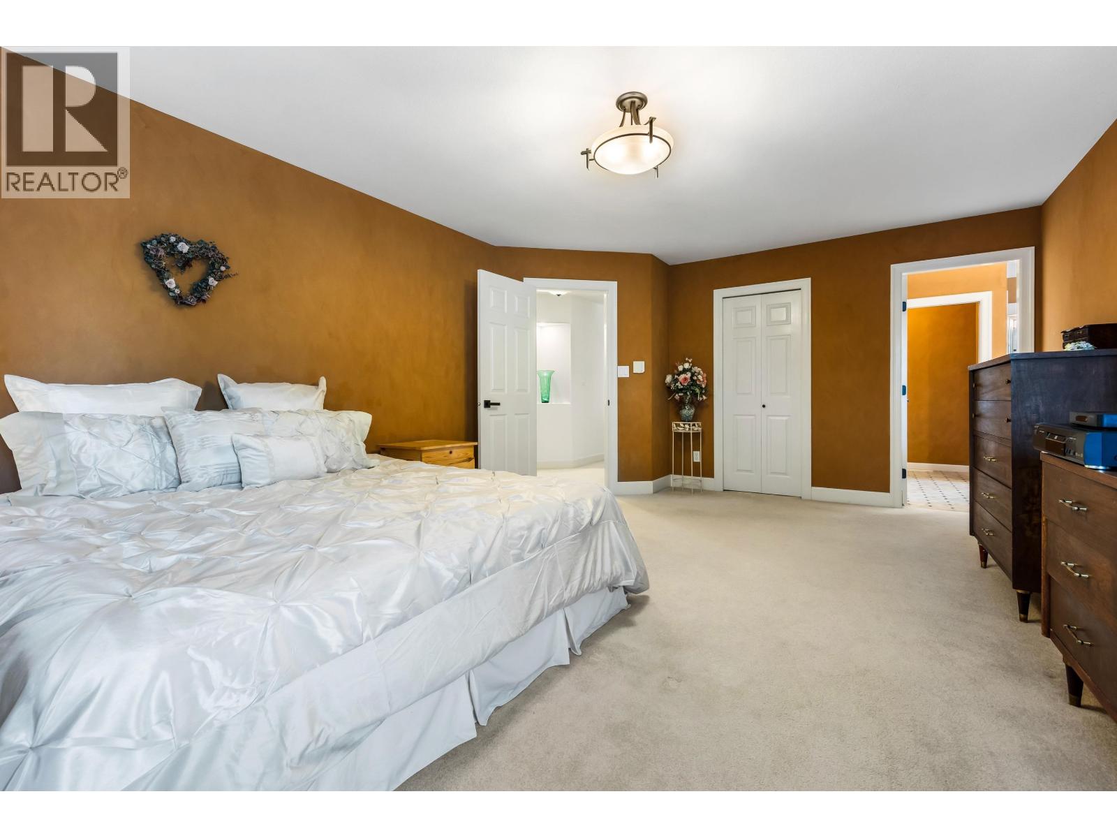 10615 238 Street Property Photo 18