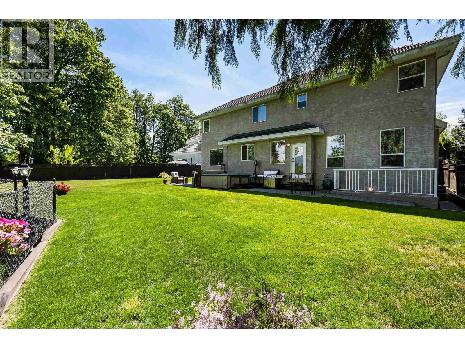 10615 238 Street Property Photo 32