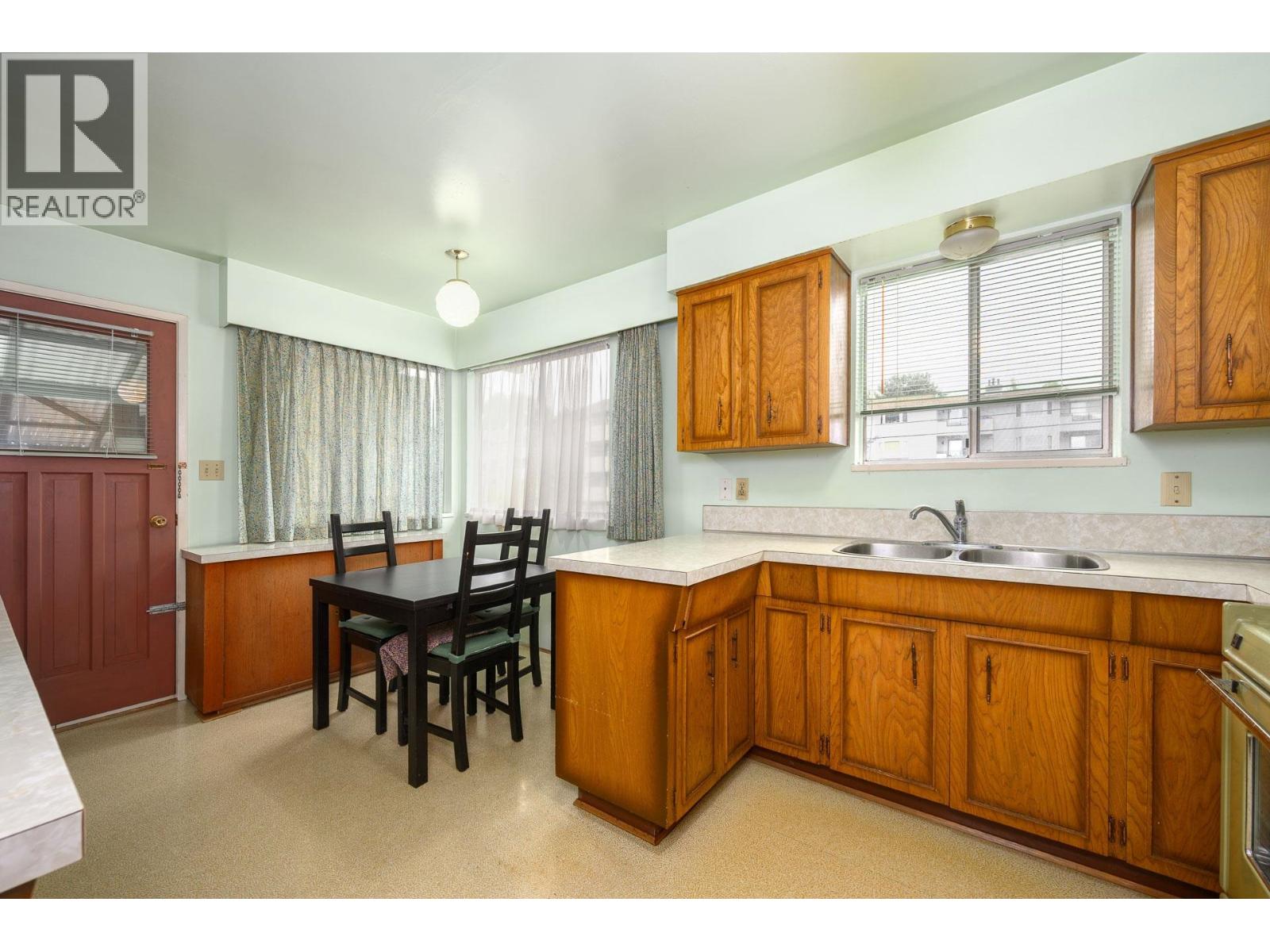 8371 Spires Road Property Photo 16