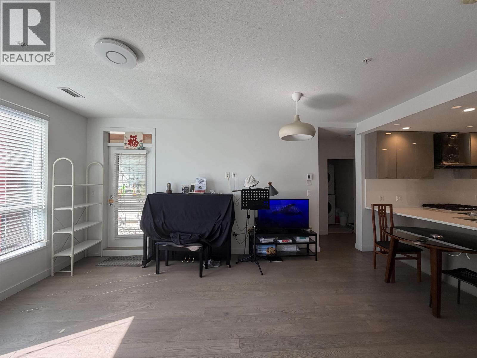 417 3581 Ross Drive Property Photo 6