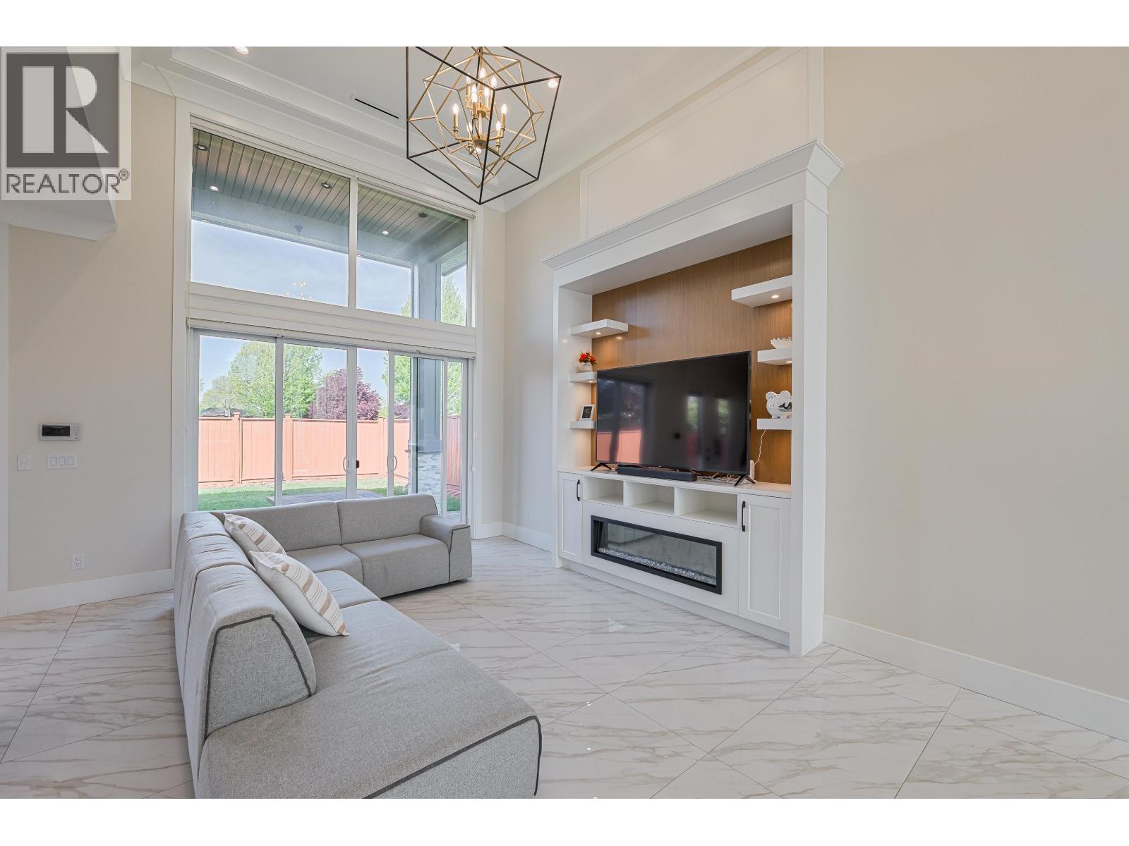 8511 Sierpina Drive Property Photo 12