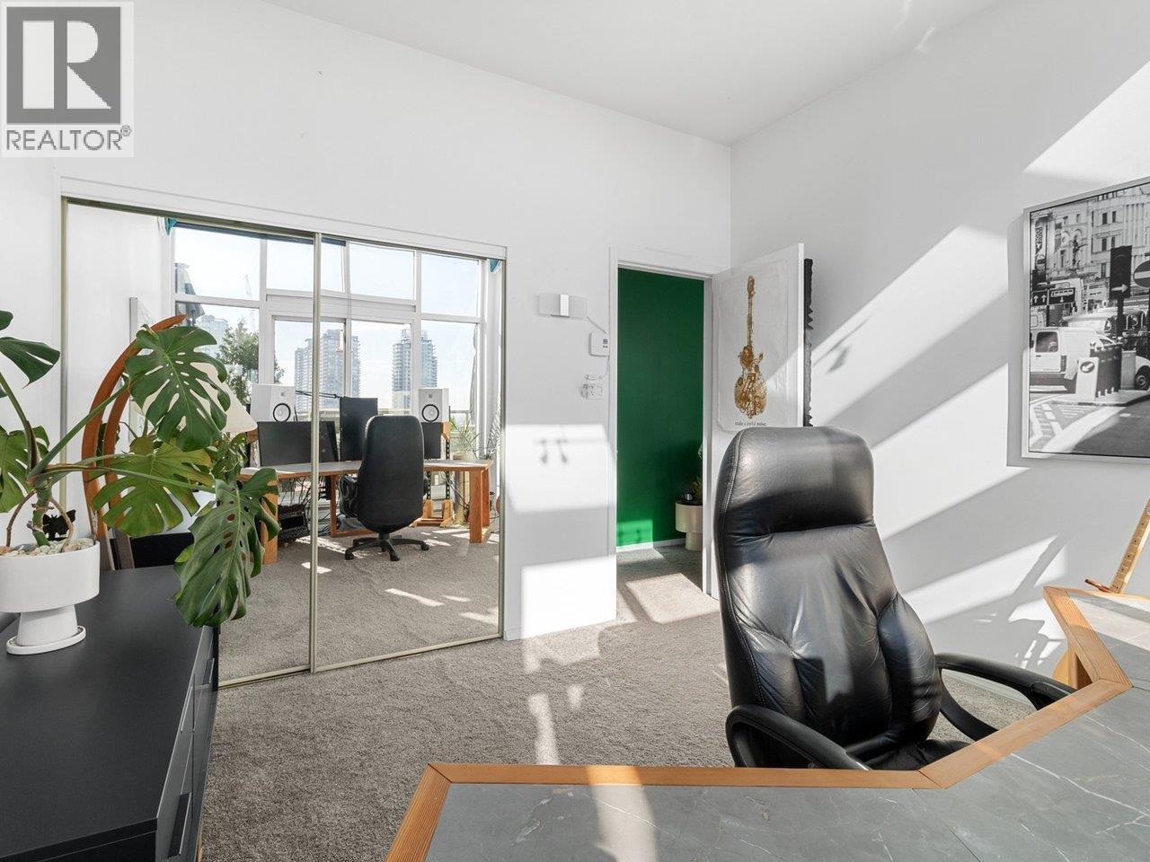 2401 6055 Nelson Avenue Property Photo 23