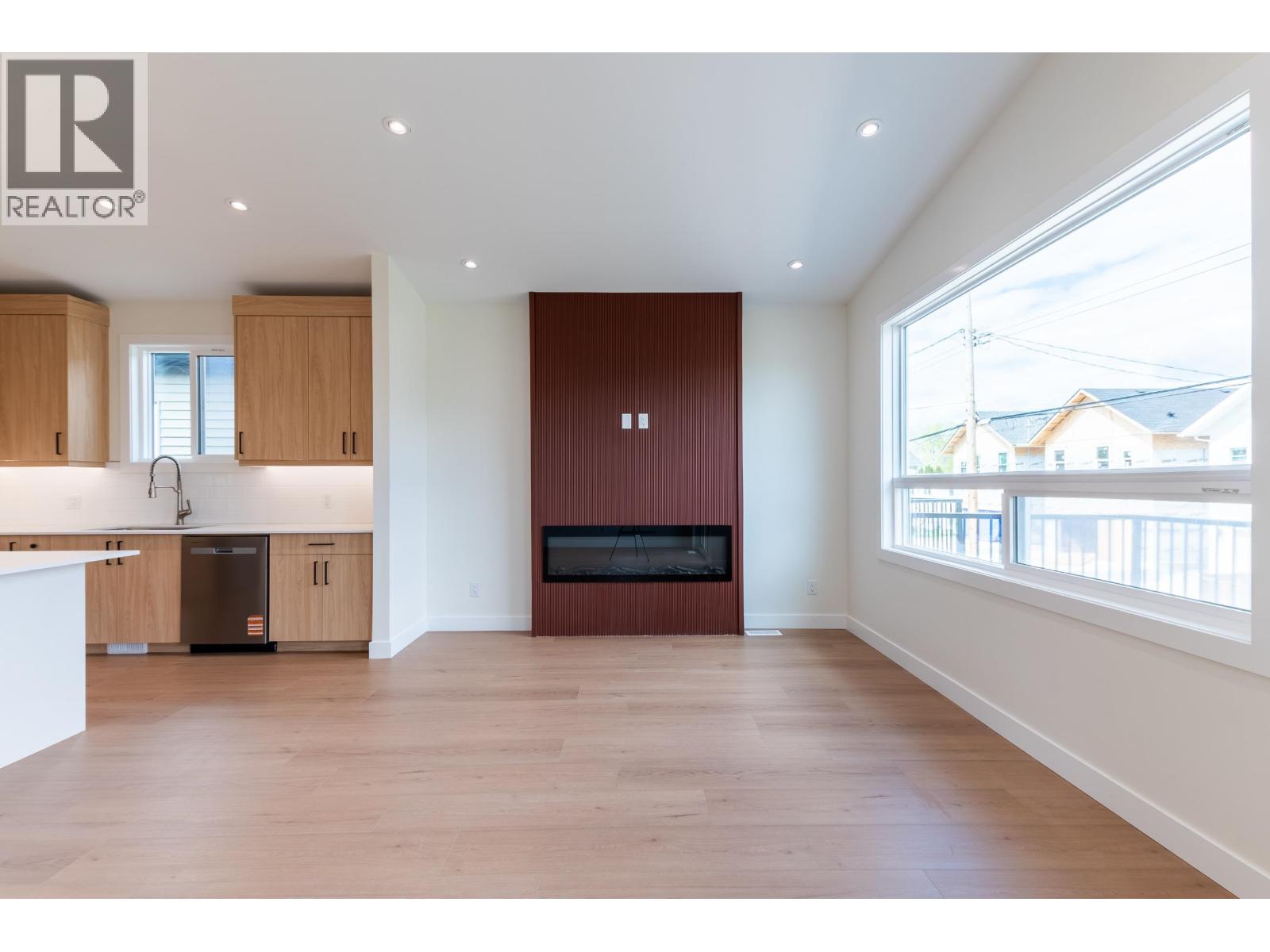 1660 11th Avenue Property Photo 3