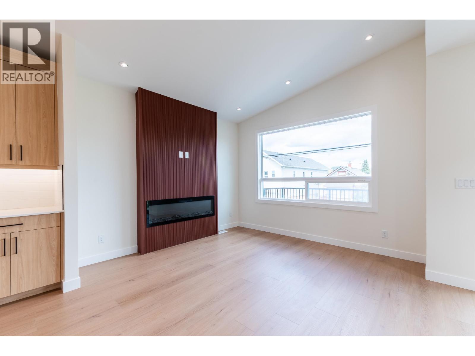 1660 11th Avenue Property Photo 4