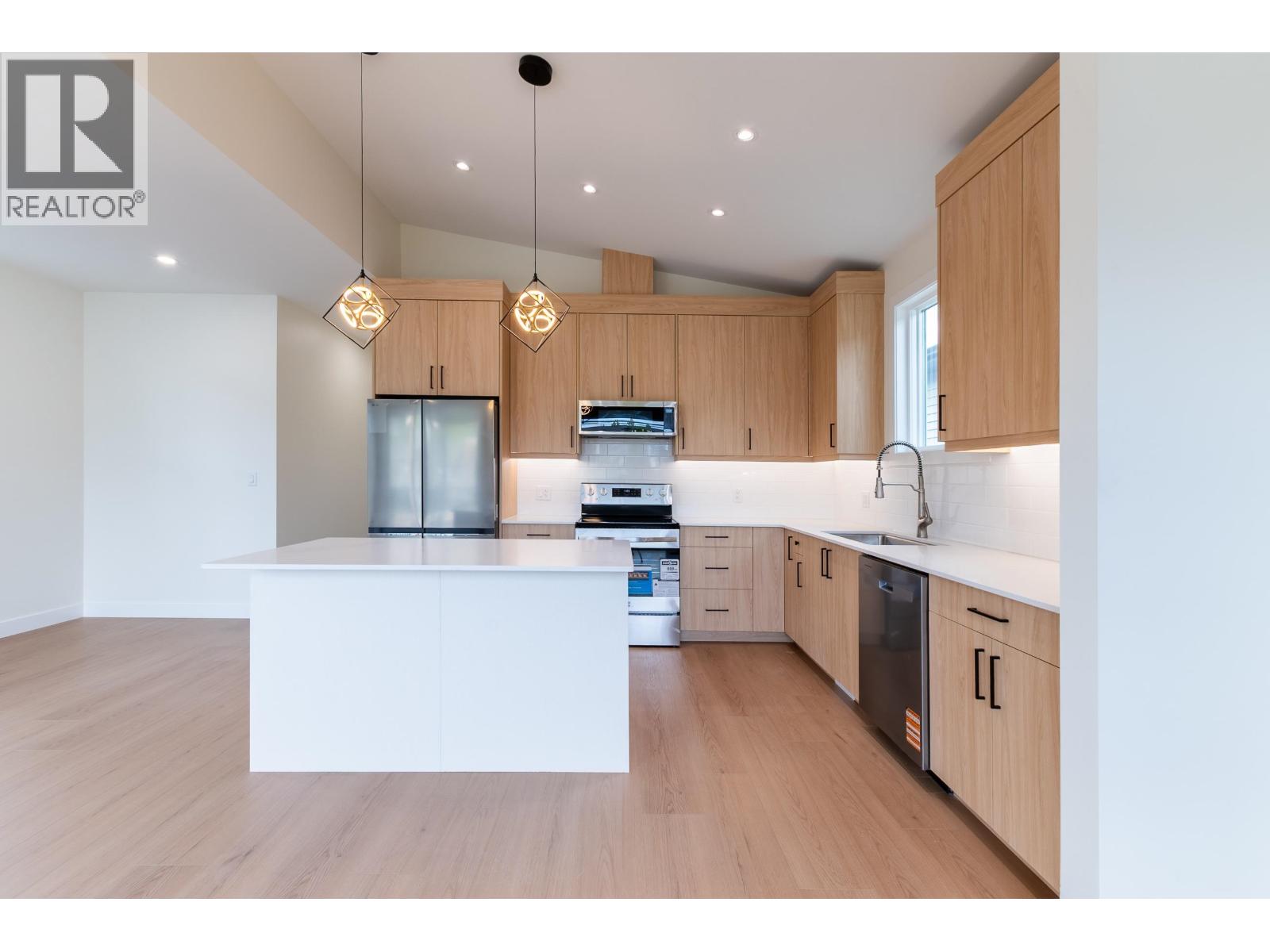 1660 11th Avenue Property Photo 5