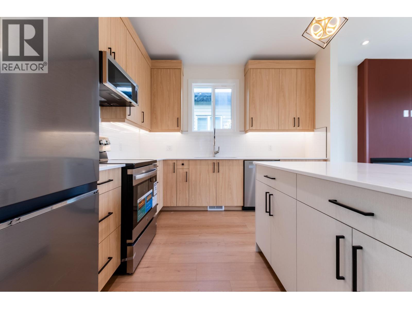 1660 11th Avenue Property Photo 9