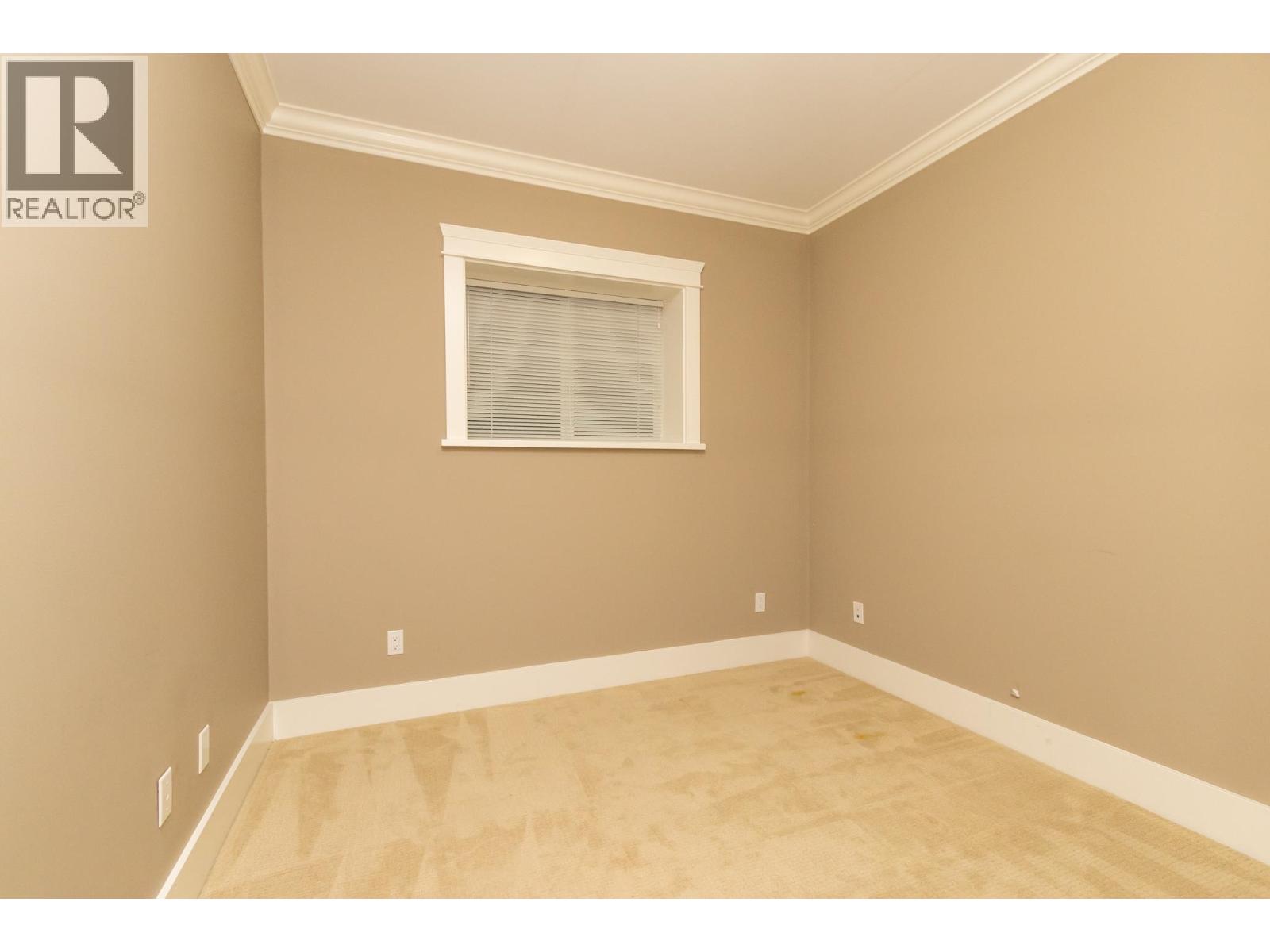 4152 Hazelwood Crescent Property Photo 10