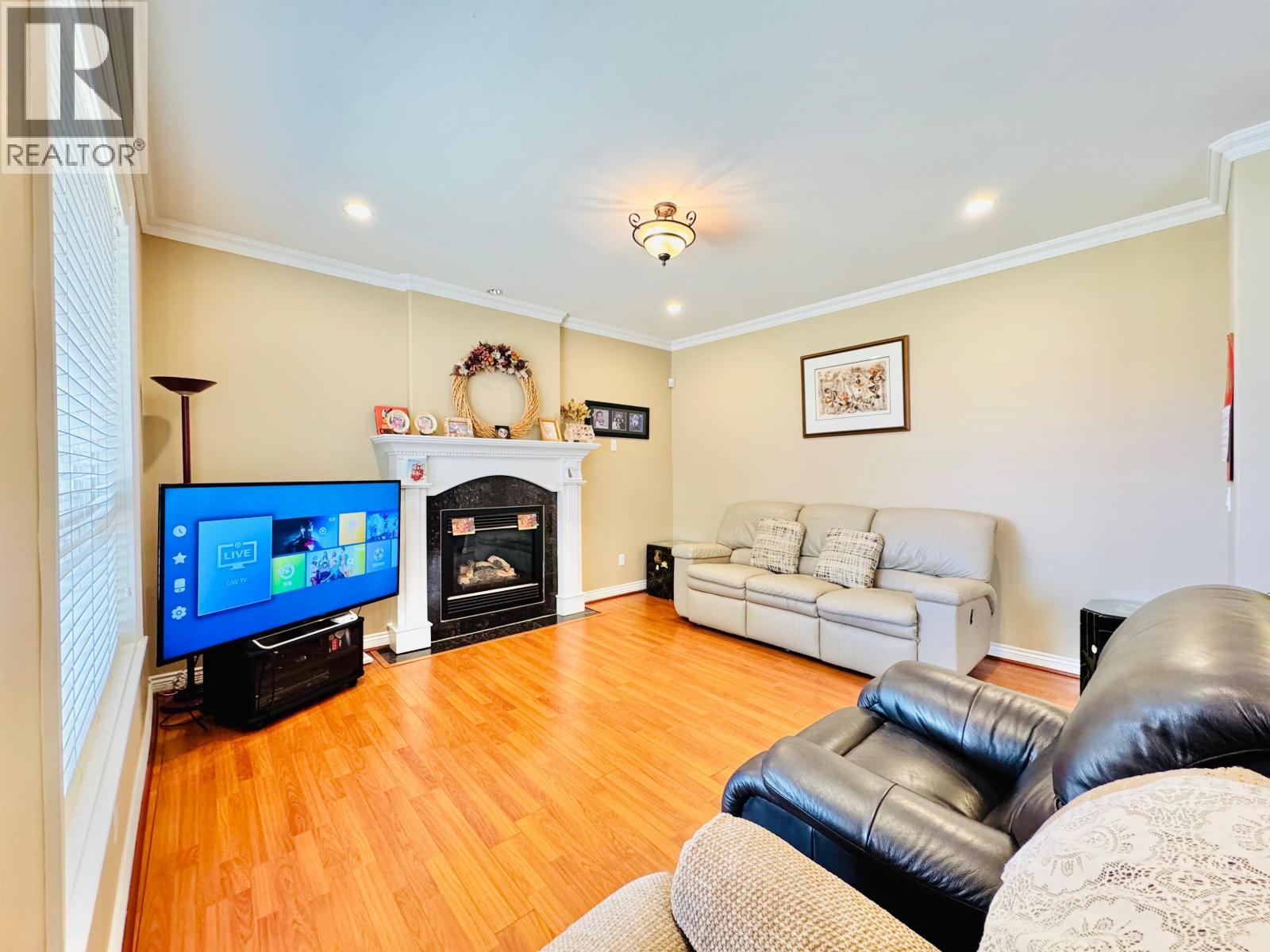 6039 46a Avenue Property Photo 4