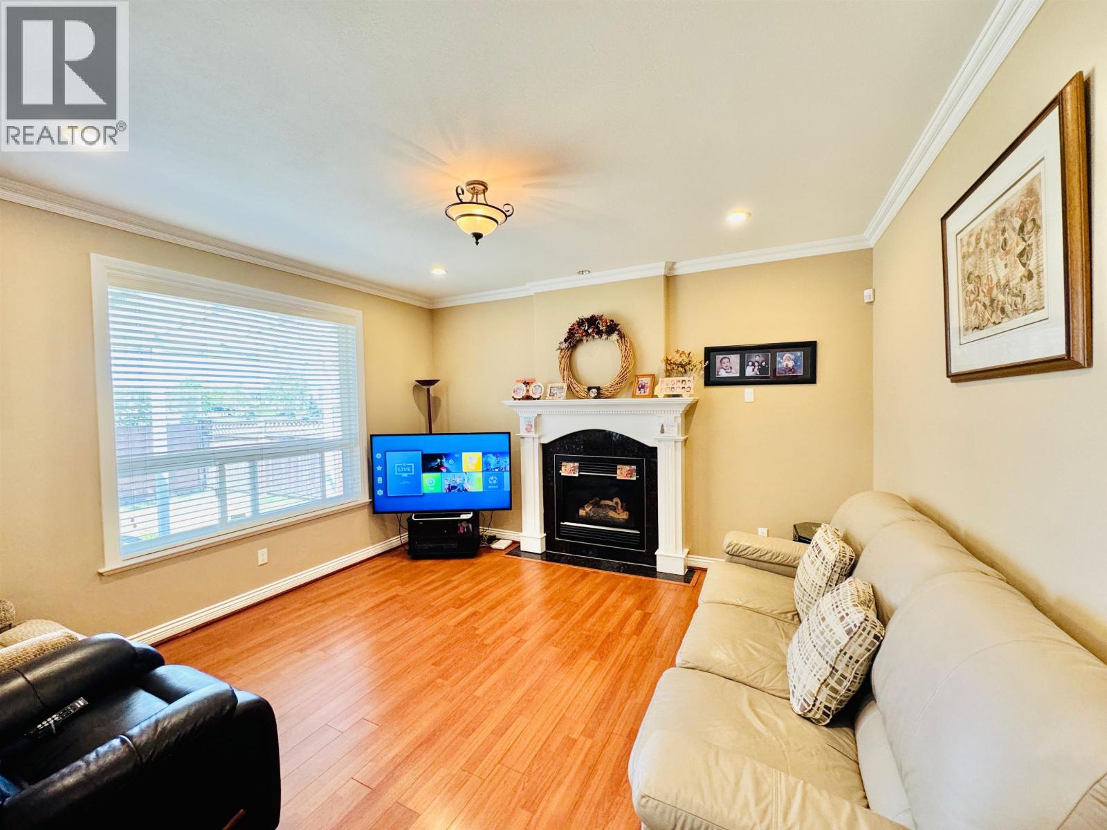 6039 46a Avenue Property Photo 5
