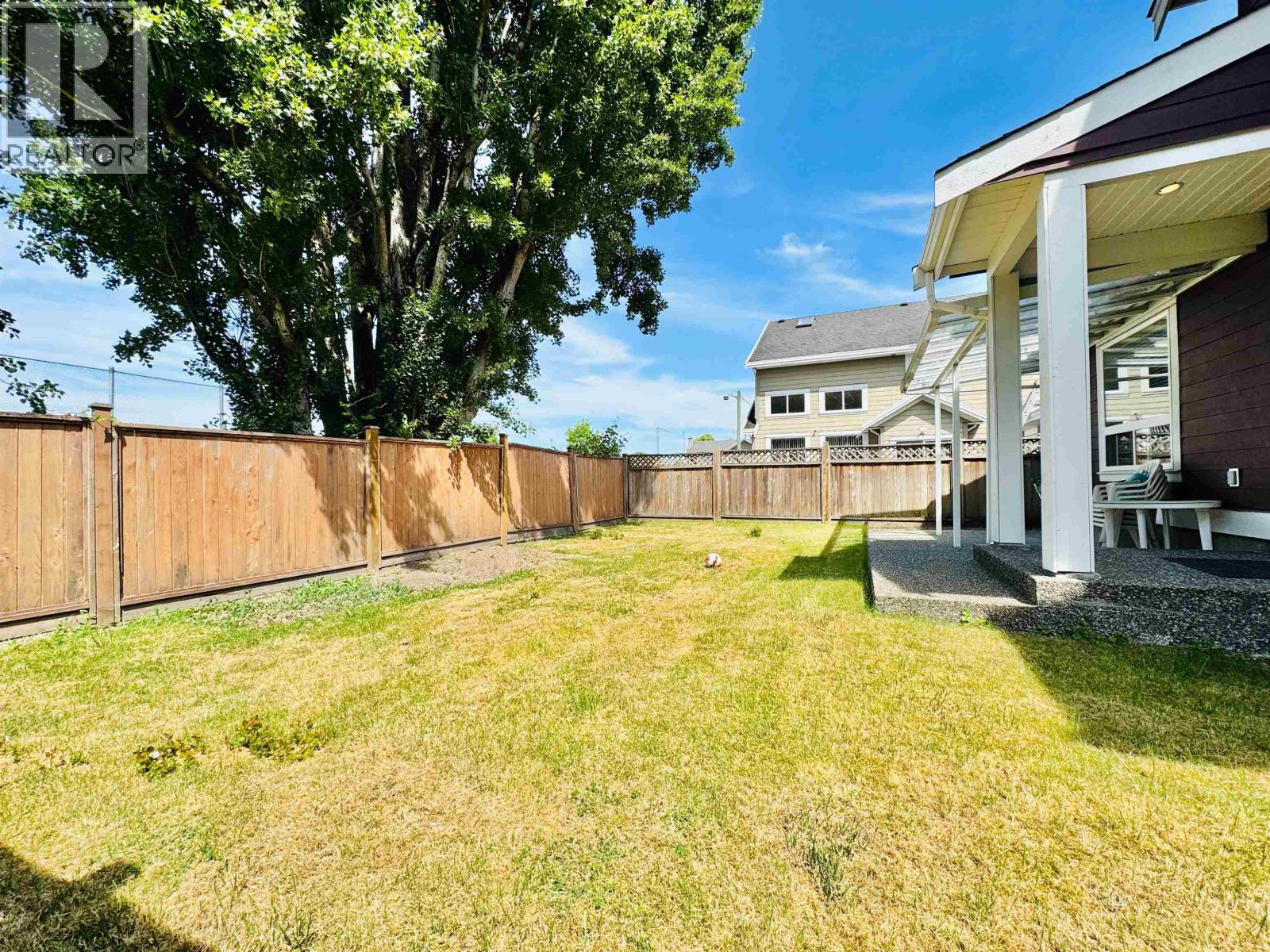 6039 46a Avenue Property Photo 6