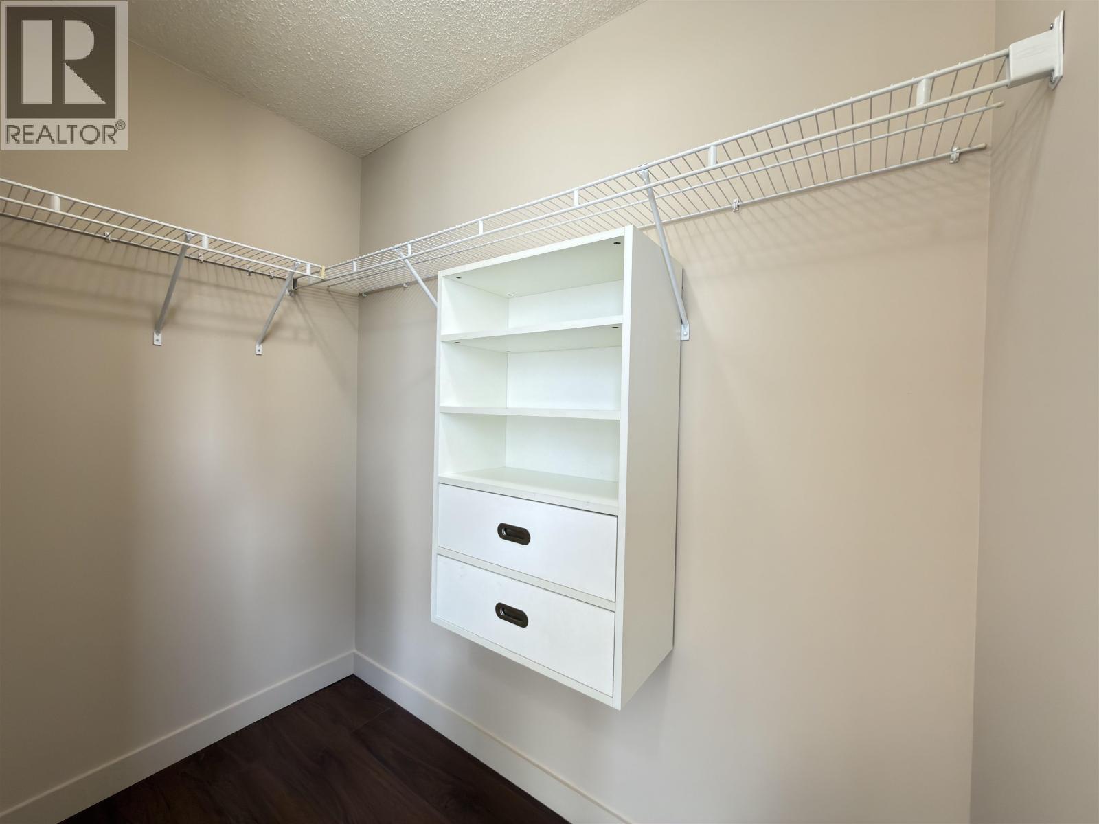 808 8280 Lansdowne Road Property Photo 11