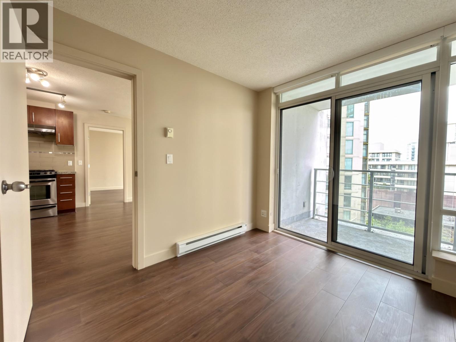 808 8280 Lansdowne Road Property Photo 14