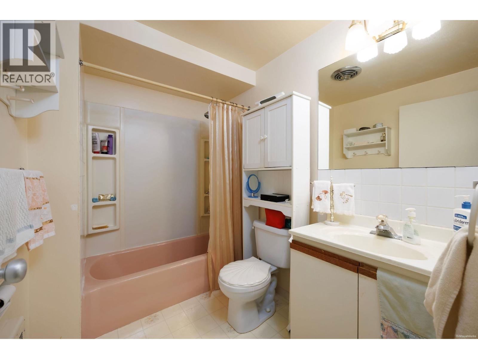 204 2146 W 43rd Avenue Property Photo 13
