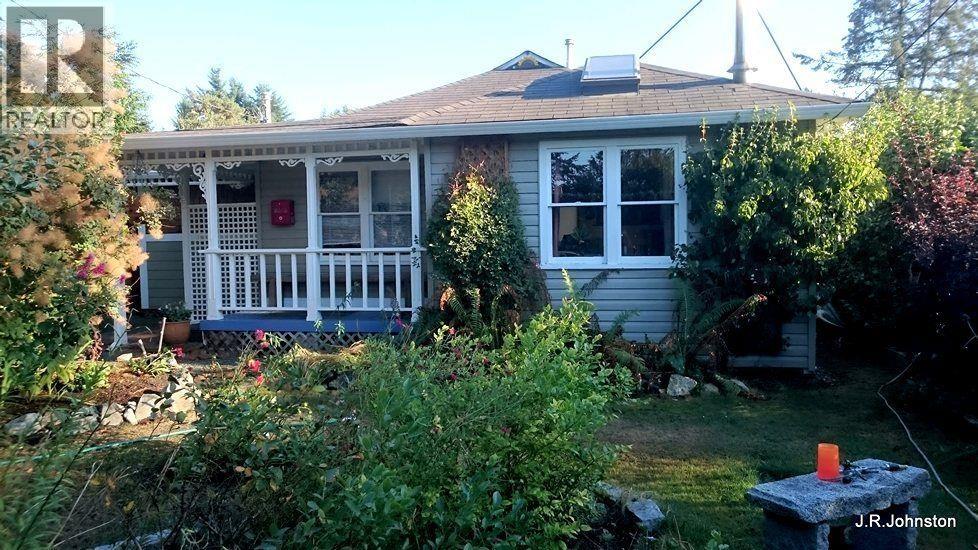 20530 Westfield Avenue Property Photo 2