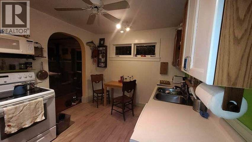 20530 Westfield Avenue Property Photo 9