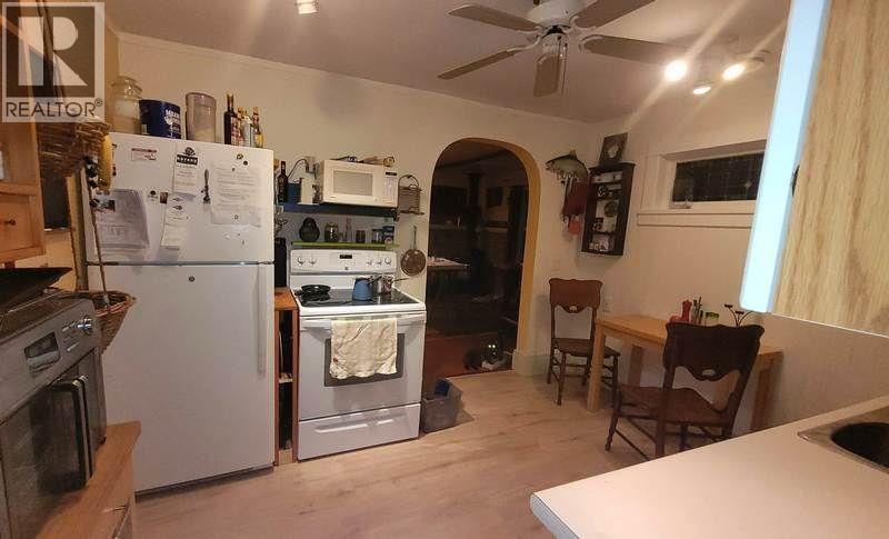 20530 Westfield Avenue Property Photo 10