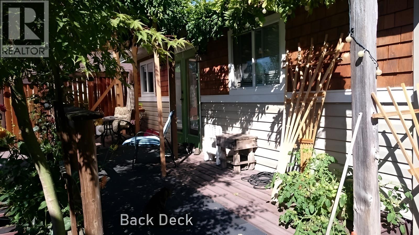 20530 Westfield Avenue Property Photo 22