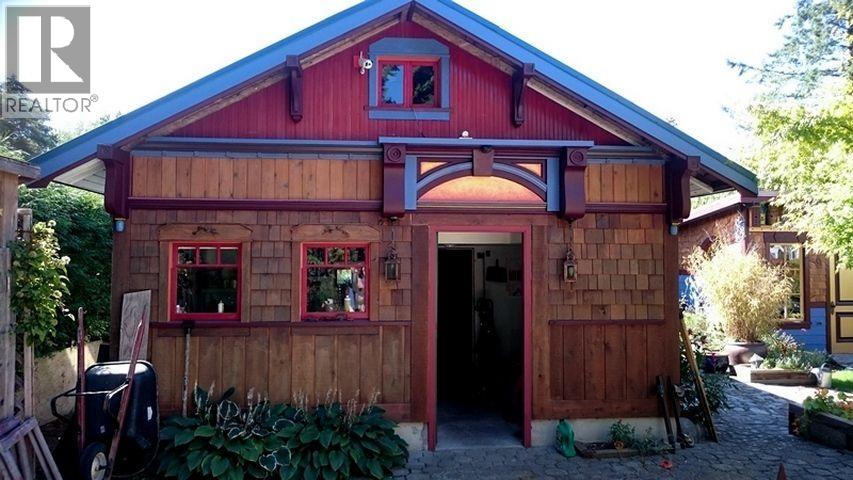 20530 Westfield Avenue Property Photo 26