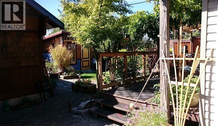 20530 Westfield Avenue Property Photo 28