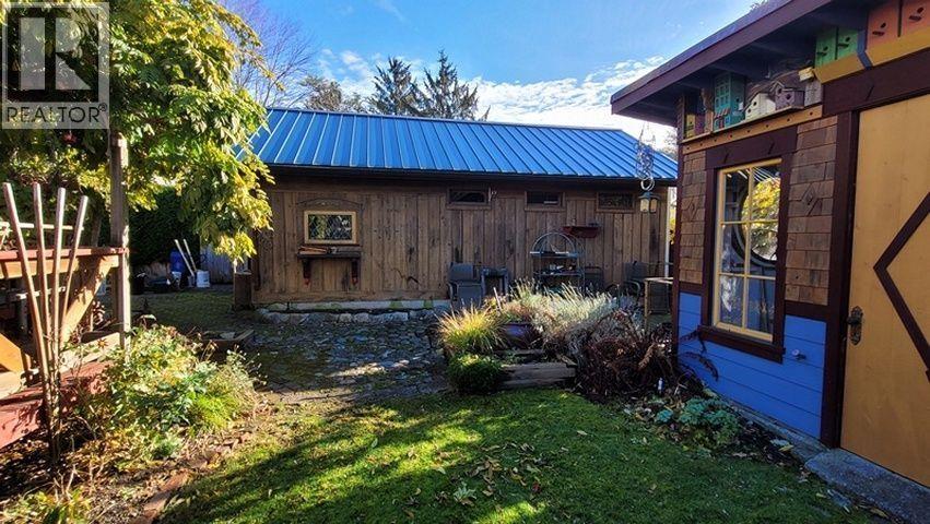 20530 Westfield Avenue Property Photo 31