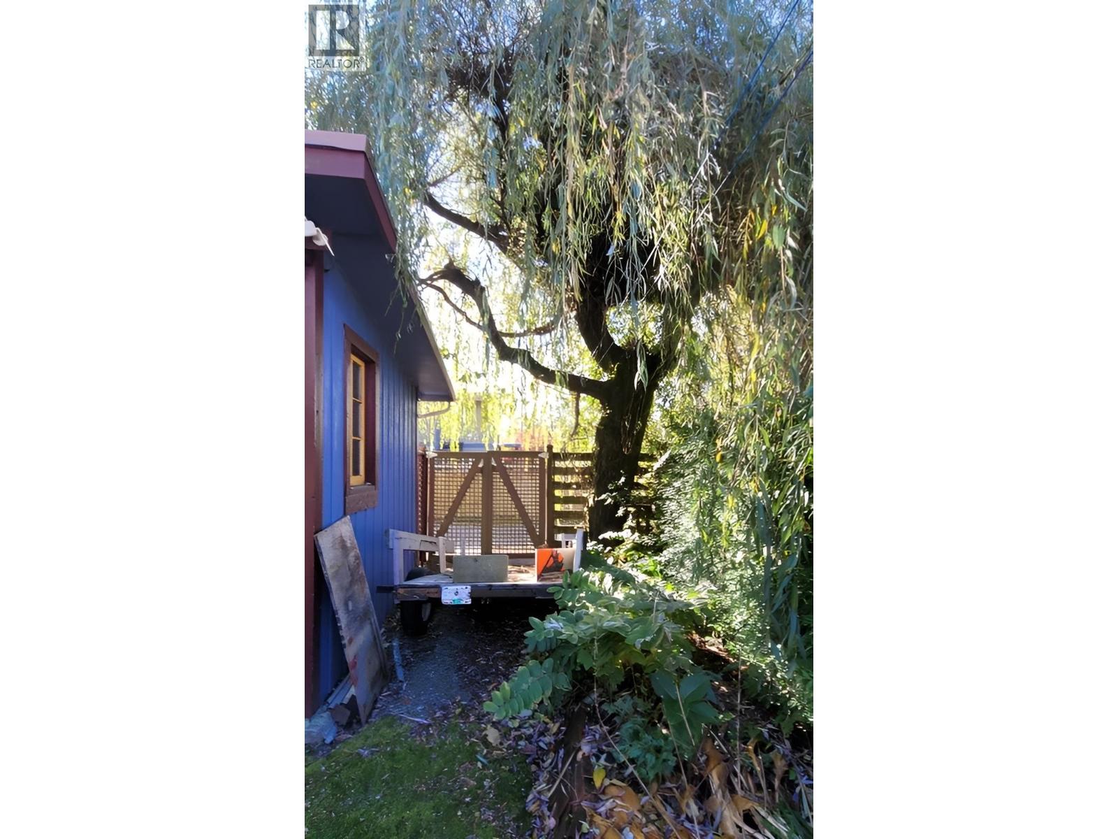 20530 Westfield Avenue Property Photo 33