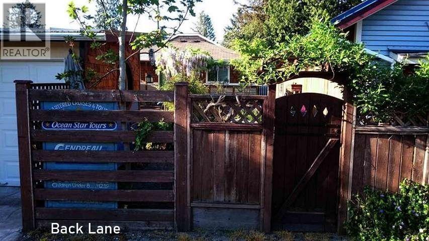 20530 Westfield Avenue Property Photo 34