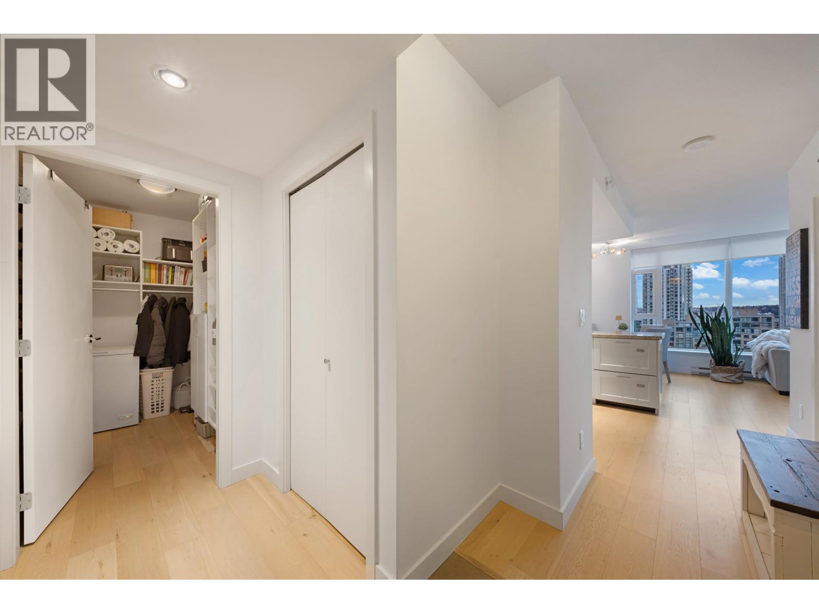 1305 1133 Homer Street Property Photo 3