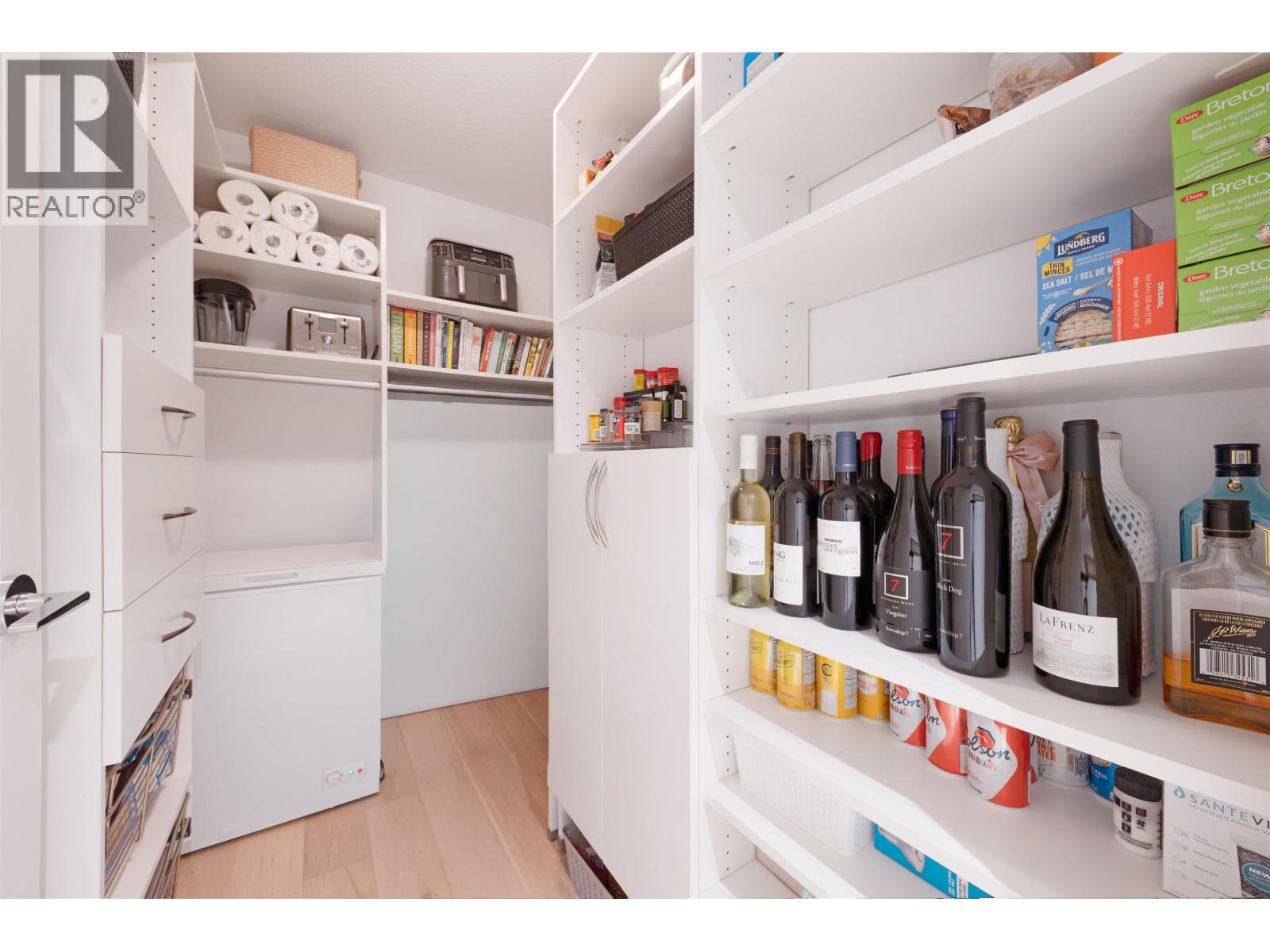 1305 1133 Homer Street Property Photo 5