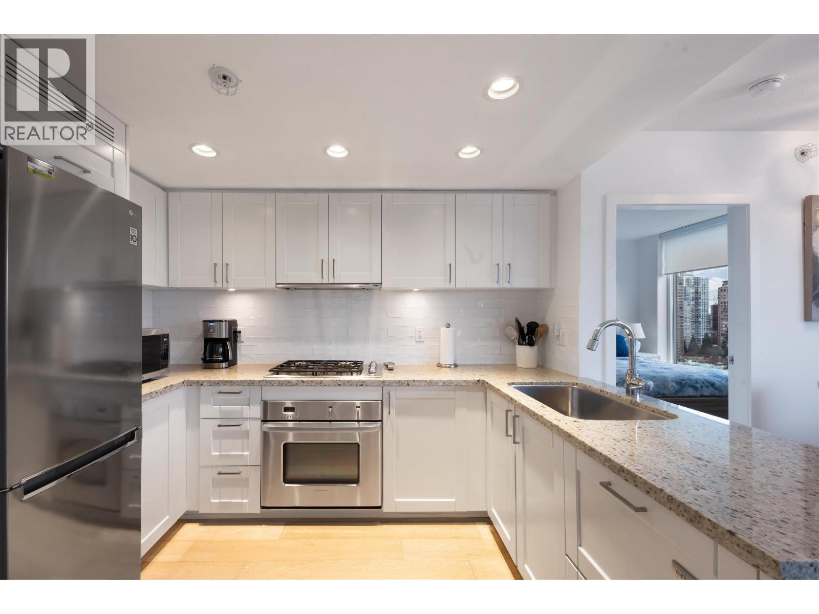 1305 1133 Homer Street Property Photo 10