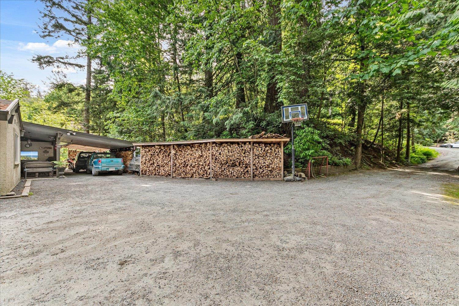 46675 Extrom Road Property Photo 4