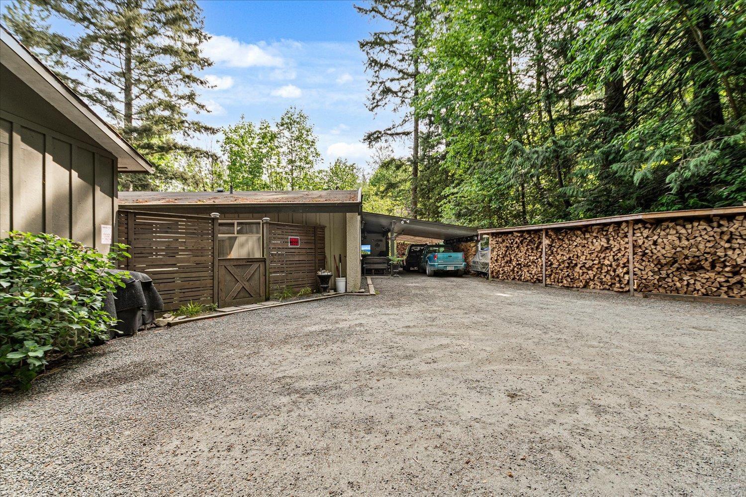 46675 Extrom Road Property Photo 5