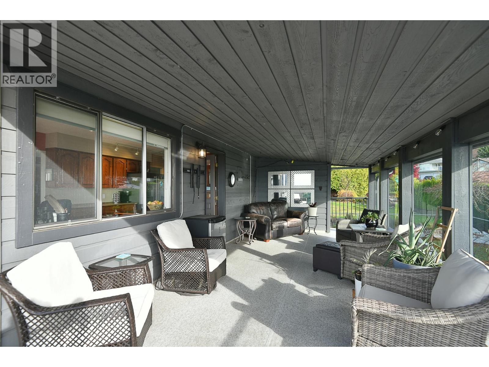 4926 Laurel Avenue Property Photo 11
