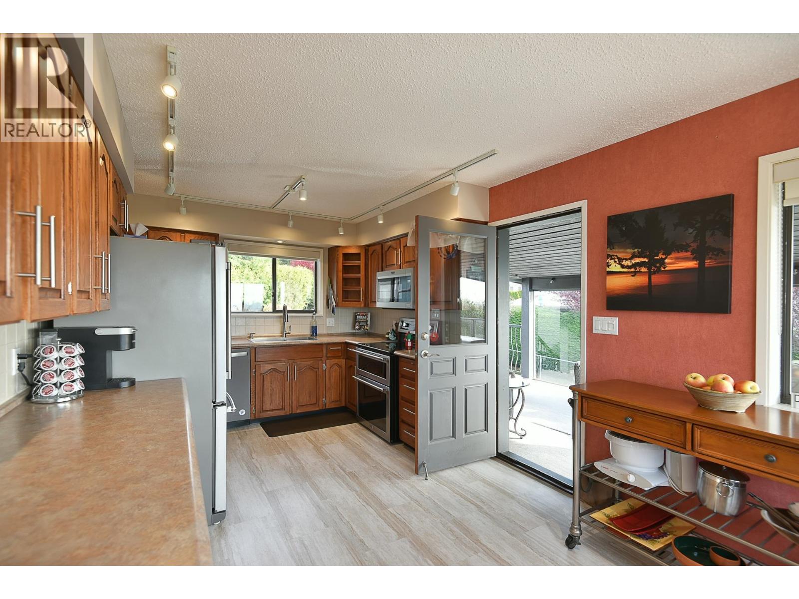4926 Laurel Avenue Property Photo 14