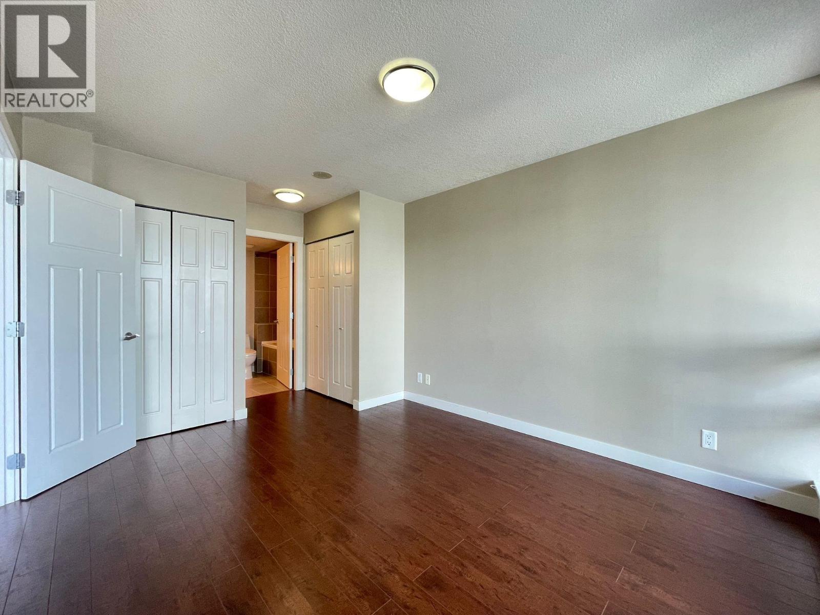 2607 2978 Glen Drive Property Photo 10