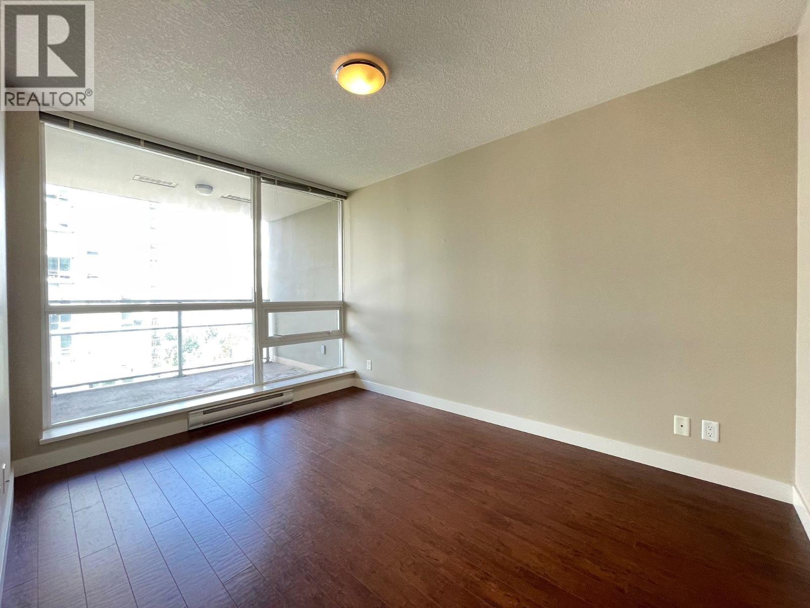 2607 2978 Glen Drive Property Photo 13