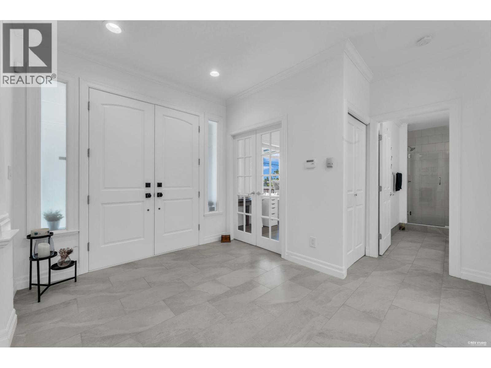 2459 Mathers Avenue Property Photo 4