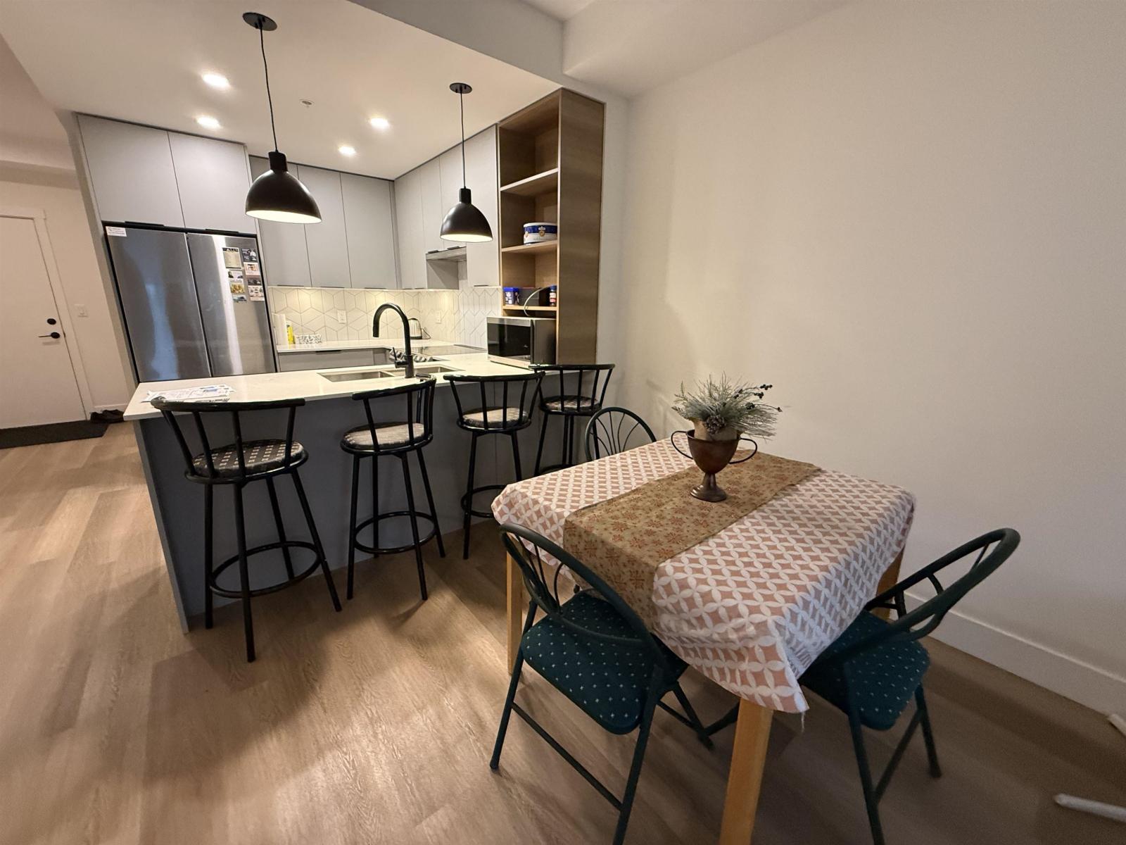 210 10778 138 Street Property Photo 5