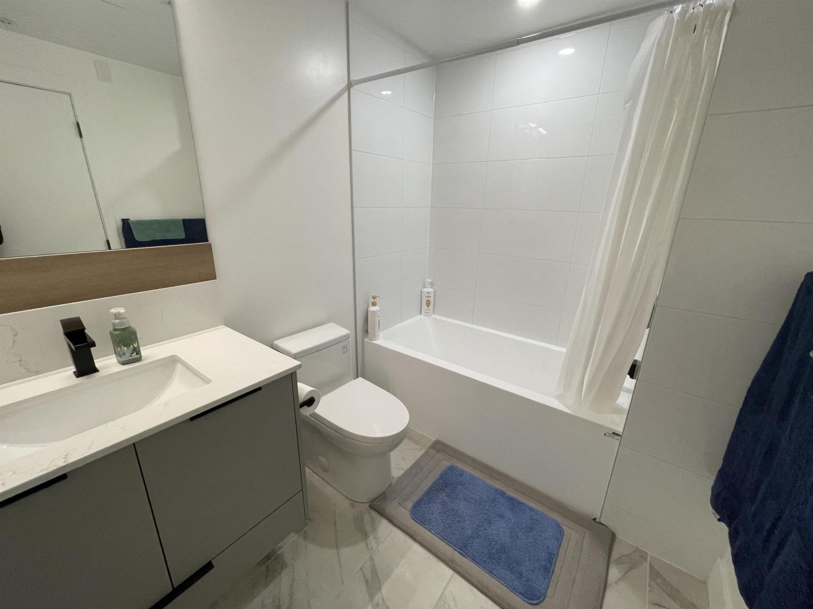 210 10778 138 Street Property Photo 11