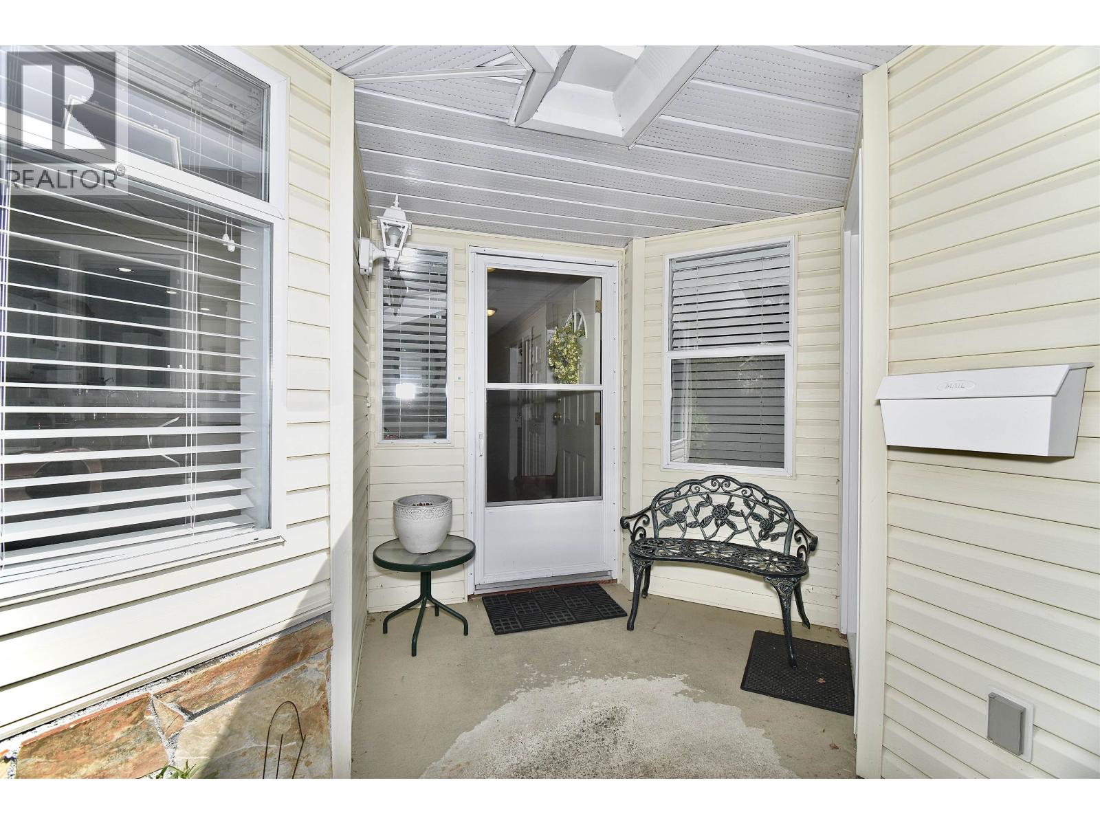 23 767 North Road Property Photo 3