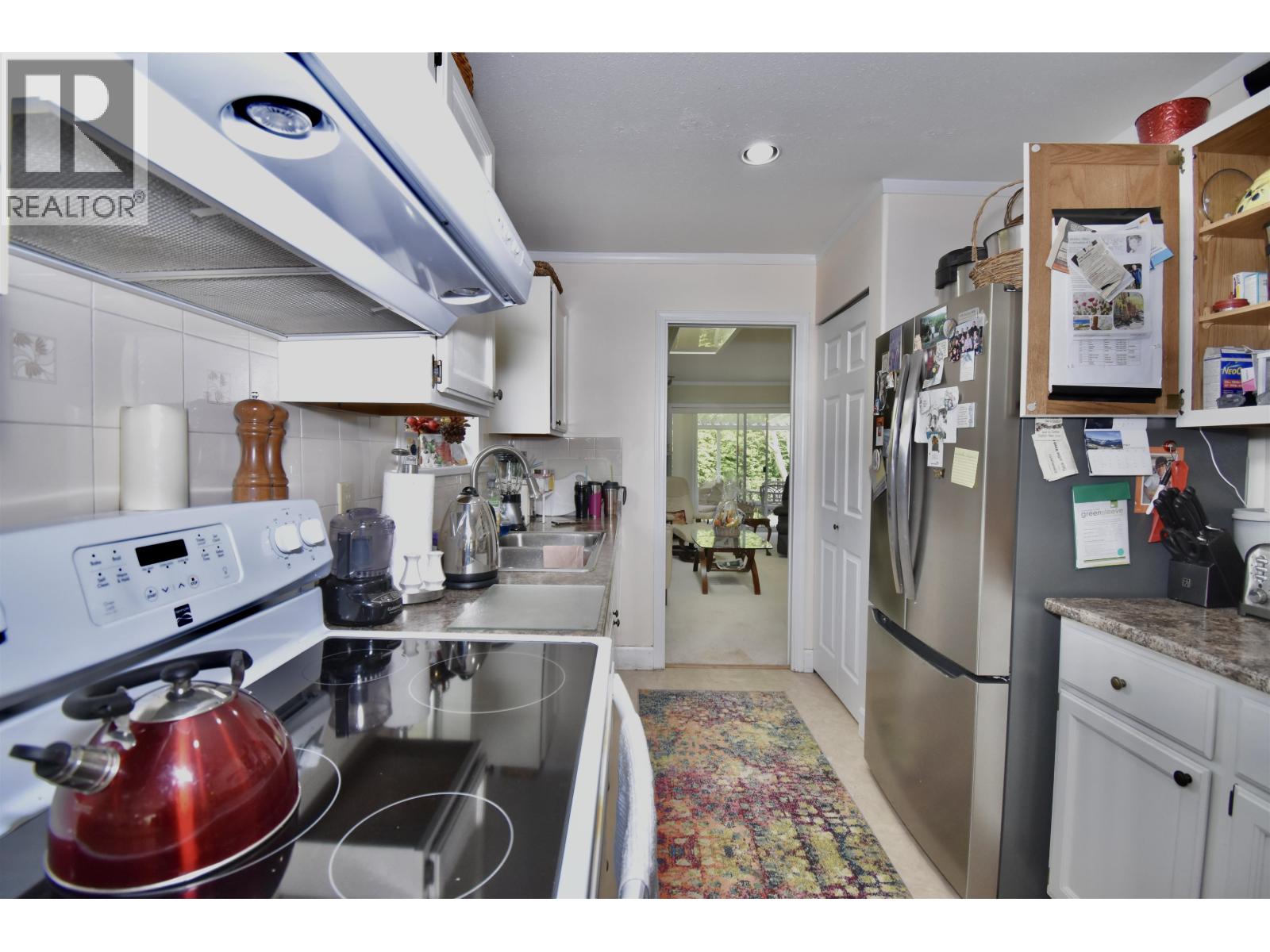23 767 North Road Property Photo 9