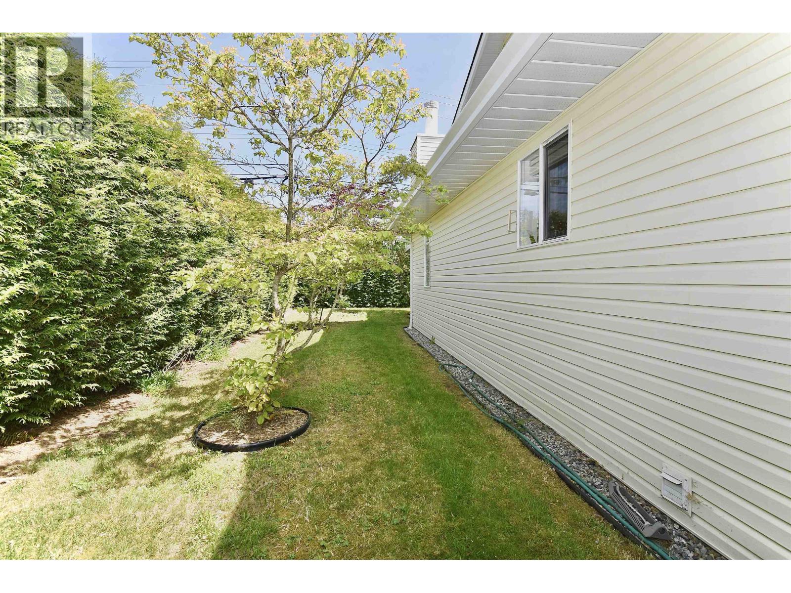 23 767 North Road Property Photo 23