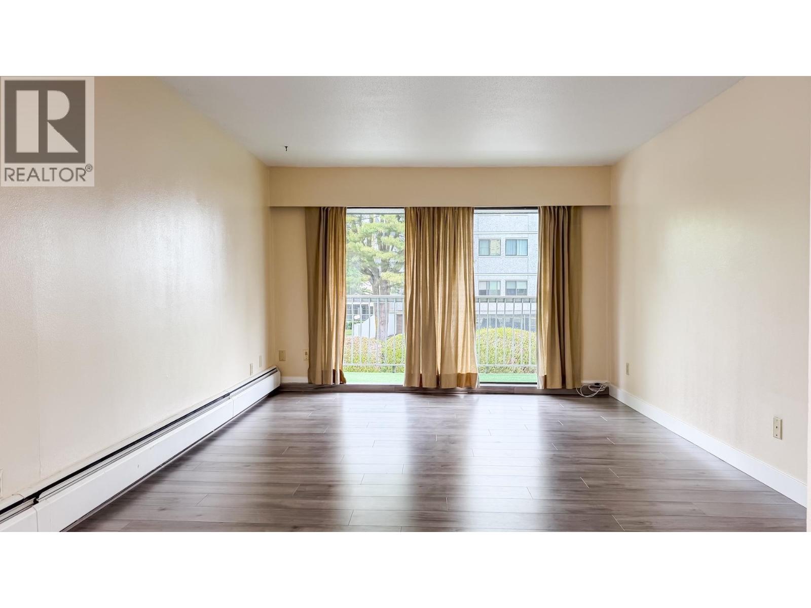 102 6380 Buswell Street Property Photo 4