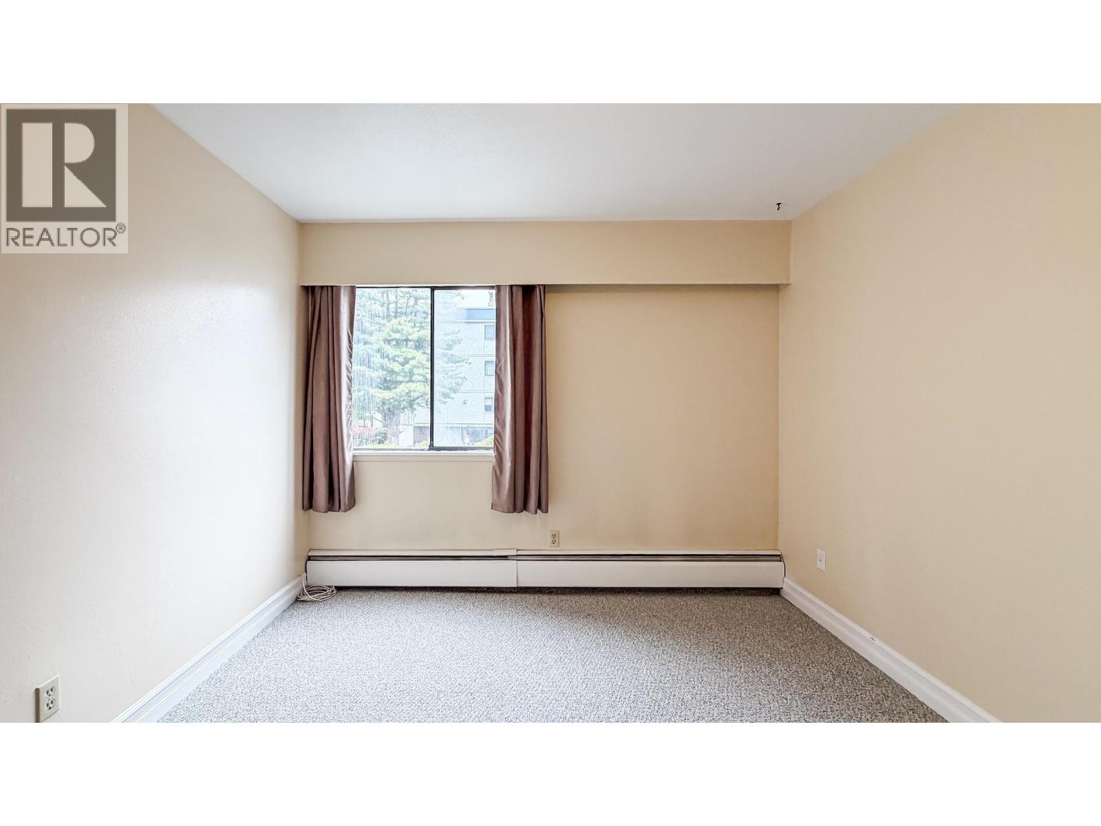 102 6380 Buswell Street Property Photo 10