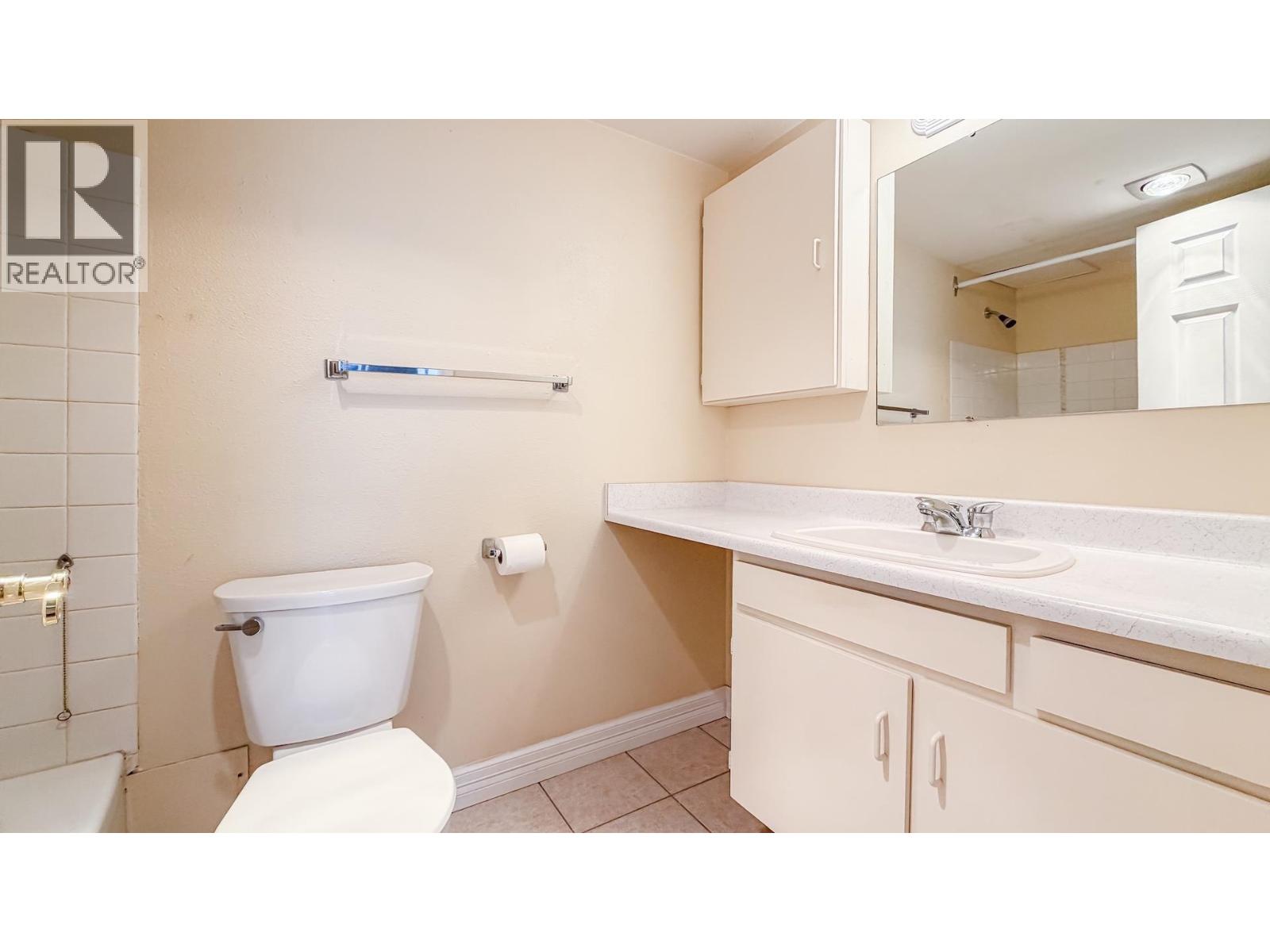102 6380 Buswell Street Property Photo 13