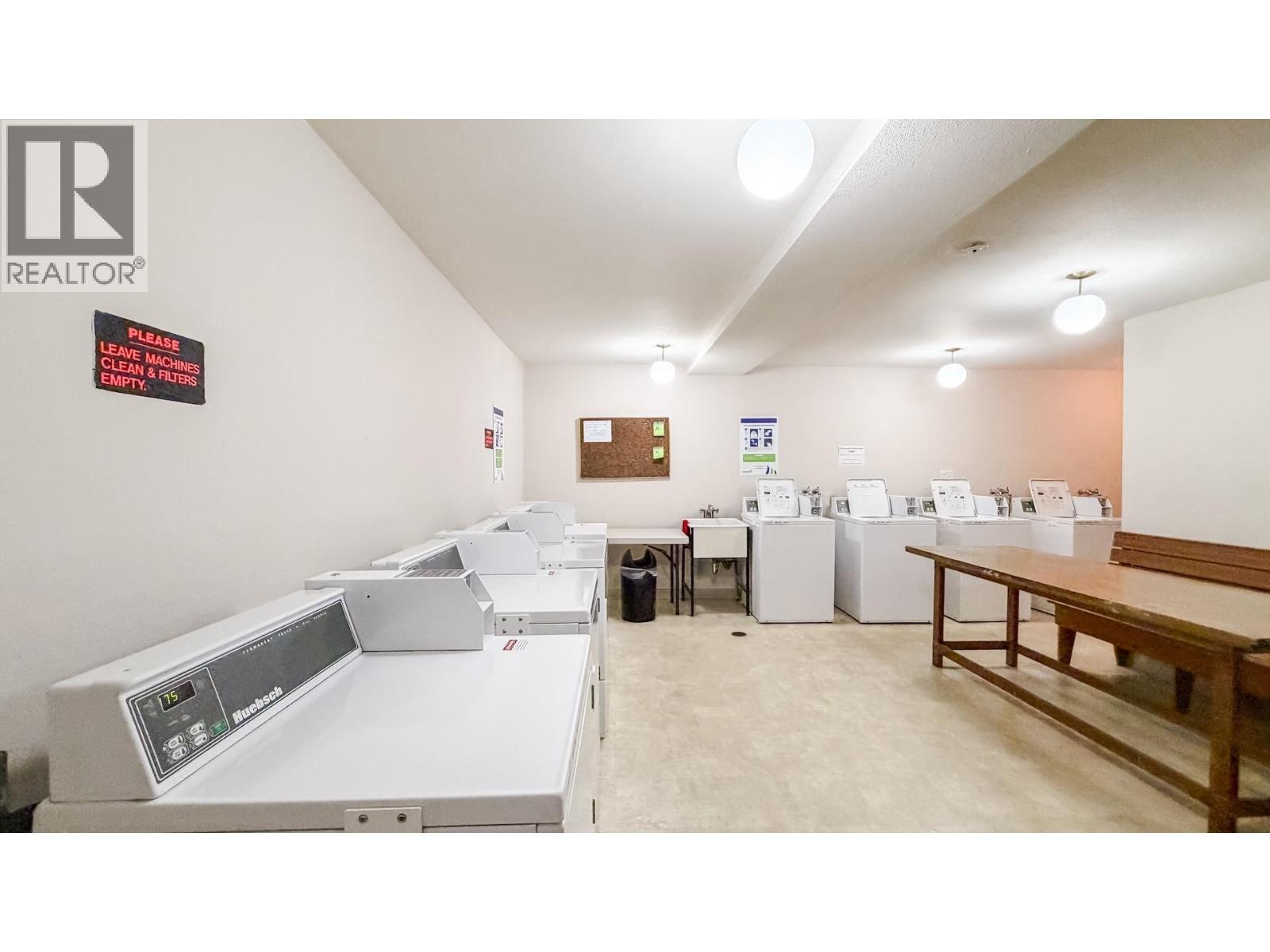 102 6380 Buswell Street Property Photo 15