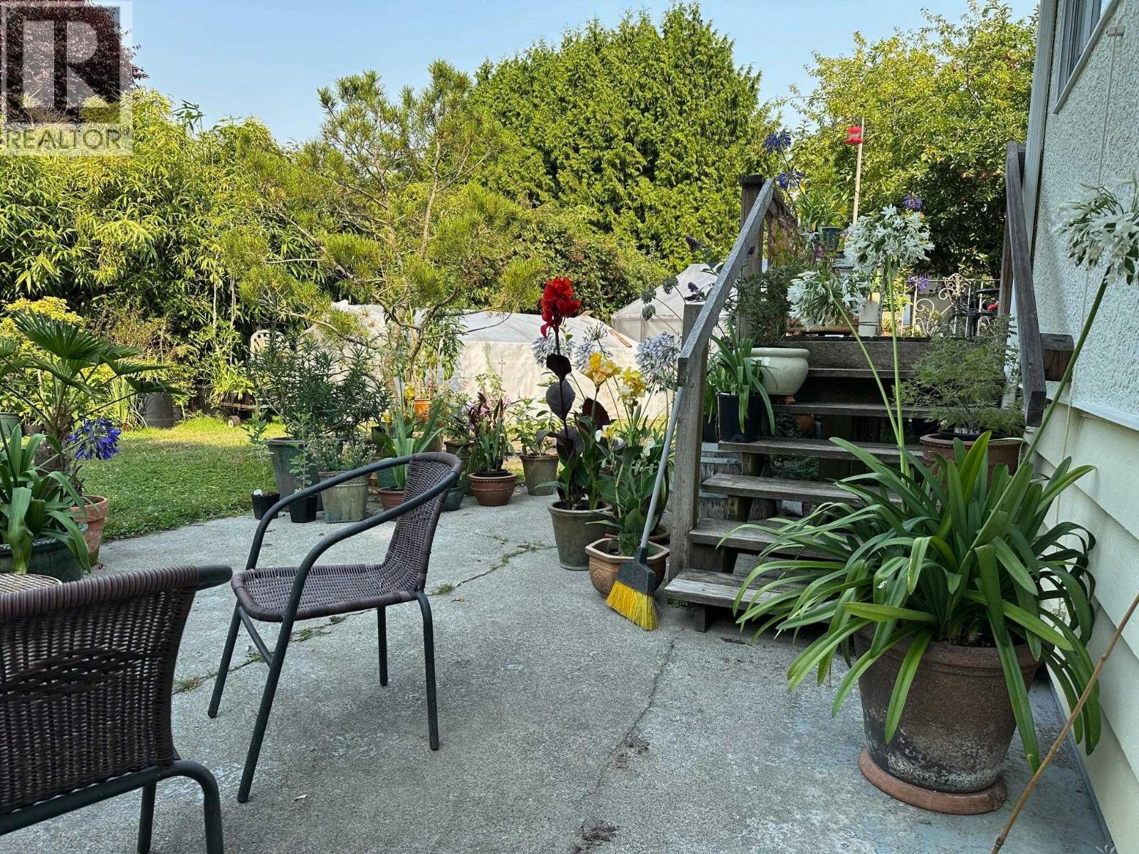 5278 Belair Drive Property Photo 3