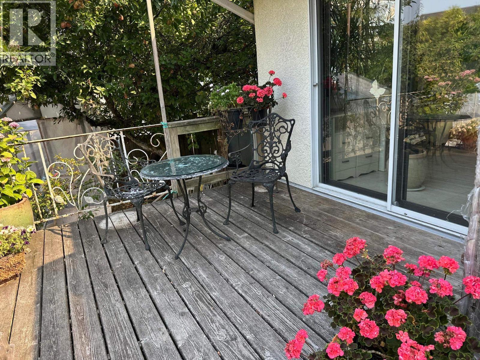 5278 Belair Drive Property Photo 4